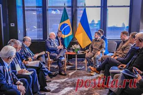 Зеленскому указали на необходимость решения конфликта на Украине. Военного решения конфликта на Украине нет, заявил президент Бразилии Луис Инасиу Лула да Силва Владимиру Зеленскому. Отмечается, что бразильский лидер также назвал идеальный, по его мнению, путь для завершения конфликта. Политик считает, что для этого стороны должны пойти на мирные переговоры.