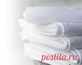 Как просто отбелить вещи при помощи соды?

Пищевая сода – это универсальное средство, которое используют для чистки и отбеливания любых поверхностей, а также тканей.

Нам нужно:

сода;
нашатырный спирт;
уксус;
губка;
щетка;
резиновые перчатки.

1. Для отбеливания, удаления ржавчины и известкового налета на кафельной плитке, для чистки раковины, ванны, унитаза :
Перед применением разведите соду водой до состояния густой кашицы, нанесите на загрязненные поверхности, оставьте...