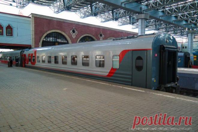 (+1) тема - Как я съездил в Крым по "единому билету" | Среда обитания
Решил на собственной шкуре испытать новейшую «разработку» от Минтранса и РЖД – «единый билет» для проезда в Крым.
Суть этого единого билета следующая: сначала вы едете на поезде до Анапы (поближе к Крыму) или Краснодара (подальше), затем вас везут на автобусе в порт «Кавказ», вы пересекаете пролив на пароме, и снова едете на автобусе до нужного города на полуострове.