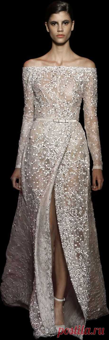 Найдено на сайте m.eliesaab.com.