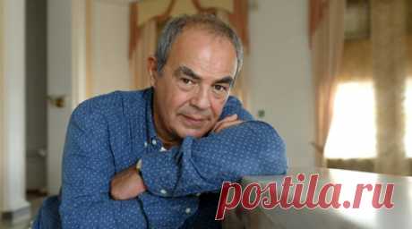 «Танец — это мечтание и страсть»: Леонид Роберман — о моде, критике и балете «Русский регтайм». На сцене Театра эстрады 21 марта состоится премьера шоу «Русский регтайм» о жизни столичного бомонда в 1920—1930-е годы. Постановка объединит в себе балет, моду и историю. Продюсер Леонид Роберман в интервью RT рассказал о работе над ней и сотрудничестве с хореографом Егором Дружининым и дизайнером Алёной Ахмадуллиной, создавшей специальную коллекцию для проекта. Также он порассуждал о новых…