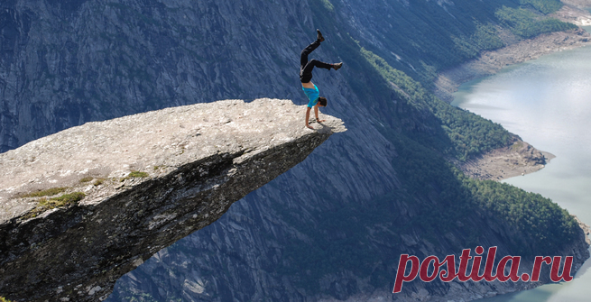 Притча о наших желаниях. Как правильно мечтать 
Как часто мы думаем о чем-то, мечтаем… а получаем порой совсем не то. Разочарование… И мысль — «А говорят, что мысли материализуются. Я ведь хотела совсем другое. Вечно у меня всё не так.»
А может вс…