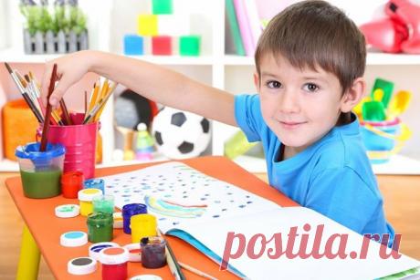 ДАЙТЕ РЕБЁНКУ КАЧЕСТВЕННЫЕ МАТЕРИАЛЫ ДЛЯ ТВОРЧЕСТВА Когда мне было 14 лет, я начала учиться в художественной школе. Преподаватель обязала всех родителей купить гуашь определённой фирмы и кисти определённого качества. Стоила эта гуашь около 350 рублей — баснословные для нас деньги. Для сравнения — гуашь, которая мне обычно доставалась, стоила не дороже 60 рублей. Не знаю уж, как мама на то решилась, но я стала счастливым обладателем этого сокровища. На пару кистей мама тоже разорилась — 160…