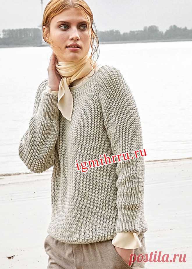 Лаконичный шерстяной пуловер-реглан цвета шелка-сырца. Вязание спицами