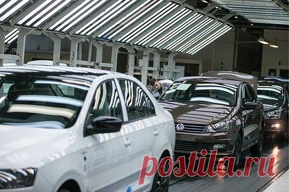 Суд отказал в аресте активов Volkswagen по иску ГАЗа. Арбитражный суд Нижегородской области не стал арестовывать активы немецкого автоконцерна Volkswagen по второму иску Горьковского автозавода (ГАЗ) на сумму 28,4 миллиарда рублей. При этом по существу дело еще не рассмотрено, следующее заседание назначено на 7 июня 2023 года.