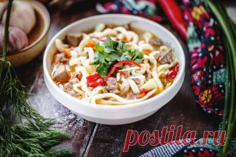 Горячие блюда на Новый год 2021: рецепты с фото простые и вкусные, какие можно приготовить, из курицы, баранины, свинины, рыбы, на сковороде, видео, быстро и вкусно, праздничное, мясные, в духовке, основные