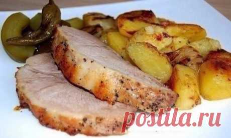 Facebook
Буженина, запеченная в рукаве с деревенской картошечкой.
Дорогие кулинары!Чтобы сохранить рецепт, жмите "нравится", а потом "поделиться" и тогда Рецепт будет на вашей стене Шеф повар фейсбук
Ингредиенты и приготовление:
Известное дело, большой кусок запеченного мяса — украшение любого праздничного стола. Способов приготовить мясо целым куском — множество. И из чего приготовить, вариантов хватает.… Еще