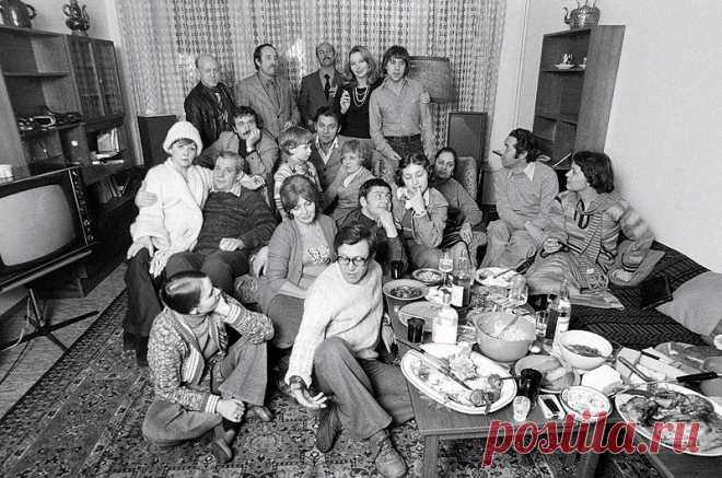 Сочельник в квартире Высоцкого на Малой Грузинской. 24 декабря 1975 года.