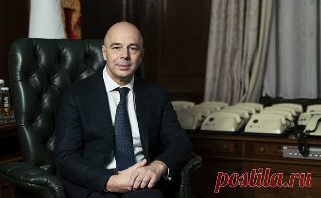 Антон Силуанов — РБК: «Принцип «не навреди» — самый правильный». Министр финансов Антон Силуанов в интервью РБК рассказал о рисках предельных цен на нефть для бюджета, первоочередных инфраструктурных проектах, обелении рынка табака и ответил на претензии бизнеса к росту налоговой нагрузки
