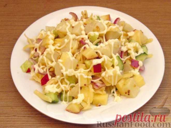 Рецепт: Салат картофельный с сыром и яблоками на RussianFood.com