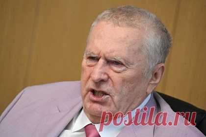 Жириновский назвал депутата Госдумы колхозником. Лидер ЛДПР Владимир Жириновский в ходе выступления в Госдуме по вопросу лишения неприкосновенности депутата от КПРФ Валерия Рашкина обозвал депутата Николая Харитонова. Глава ЛДПР во время своего выступления обрушился с критикой на коммунистов. Его речь прерывали выкрики депутата-коммуниста Харитонова с места.