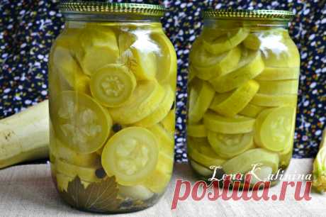 Кабачки, маринованные по-болгарски Кабачки, маринованные по-болгарски, - это бесподобная заготовка на зиму. Кабачки получаются хрустящими, кисло-сладенькими и очень вкусными. Очень похожи на магазинные кабачки советского периода, если кто вспомнит. Советую, обязательно приготовьте! Расчет продуктов дан на 2 литровые баночки кабачков.