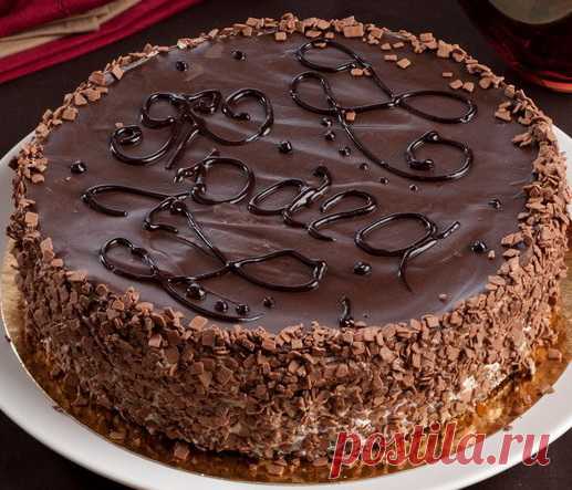 Торт Прага: классический рецепт, ингредиенты, состав, калорийность, цена, вес, фото, история торта, пошаговый рецепт приготовления шоколадного торта Прага со сгущенкой в домашних условиях - Кондитер Клуб
