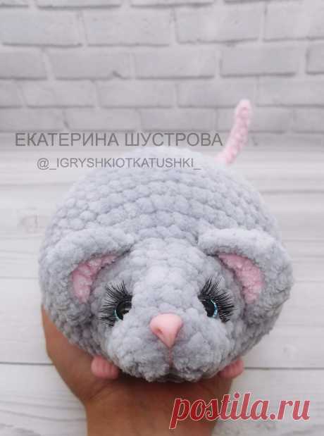 PDF Мышка Пухля крючком. FREE crochet pattern; Аmigurumi doll patterns. Амигуруми схемы и описания на русском. Вязаные игрушки и поделки своими руками #amimore - Мышь, мышка, мышонок, крыса, rat rata, rato, ratte, szczur, szczur, mouse, ratón, maus souris, mysz myši. Amigurumi doll pattern free; amigurumi patterns; amigurumi crochet; amigurumi crochet patterns; amigurumi patterns free; amigurumi today.