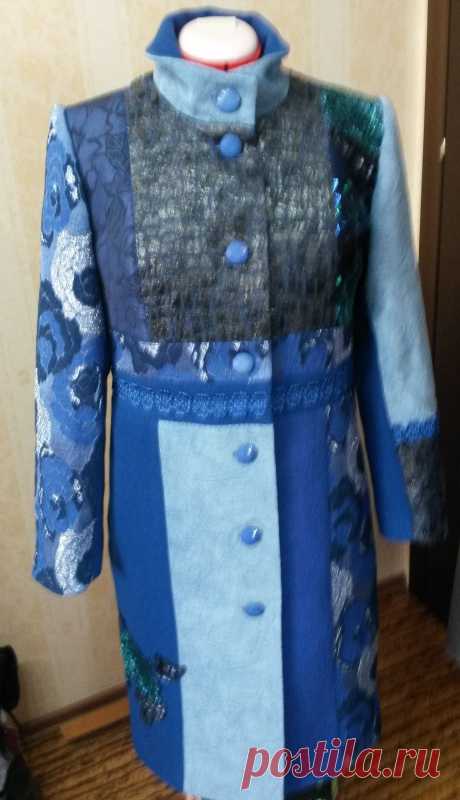 https://www.livemaster.ru/item/7750147-odezhda-kopiya-raboty-avtorskoe-palto-indigo