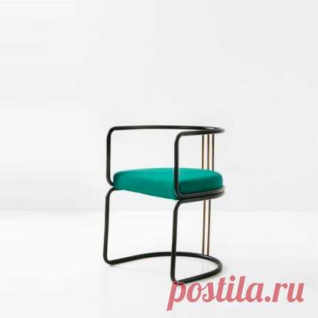 Небольшое кресло для маленькой квартиры