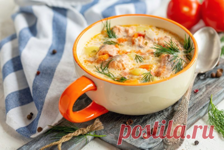 Как приготовить вкусный суп из семги от Шефмаркет Очень популярным первым блюдом считается суп из семги, рецепт подразумевает приготовление наваристого бульона из головы, хвостовой части и хребта.