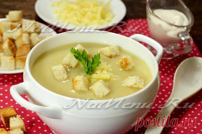 Суп-пюре из цветной капусты Суп-пюре из цветной капусты получается вкусным и питательным, а если добавить сыра, то и немного пикантным. Рецепт приготовления с фото.