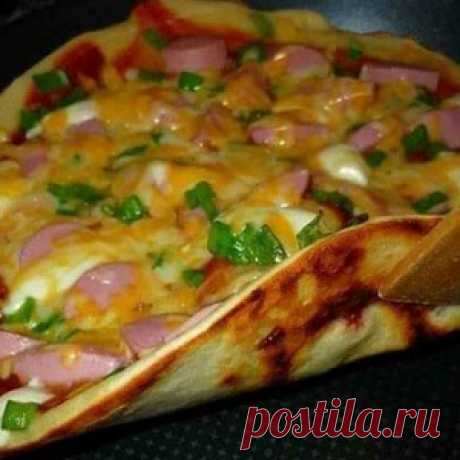 Домашняя пицца «Минутка» на сковороде