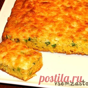 Кукурузный хлеб с зеленым луком и пармезаном