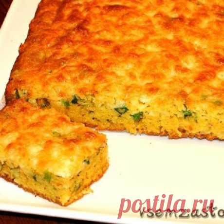 Кукурузный хлеб с зеленым луком и пармезаном
