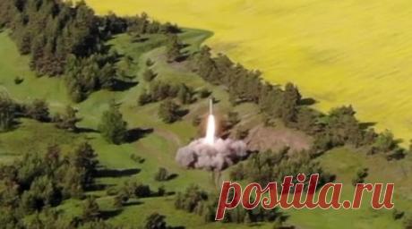 «Нанесён значительный ущерб»: Минобороны РФ сообщило подробности об ударах по объектам ВСУ. Министерство обороны РФ опубликовало сводку о ходе проведения СВО за минувшую неделю. В частности, за этот период было нанесено 12 групповых ударов высокоточным оружием по объектам ремонта авиационной и бронетанковой техники, местам хранения боеприпасов и вооружения иностранного производства, центрам разведки и подготовки украинских диверсантов, а также пунктам размещения иностранных наёмников.…