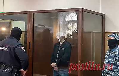 Генпрокуратура направила в суд уголовное дело о подготовке убийства Владимира Соловьева. Как сообщили в ГП, для реализации своих планов обвиняемые приобрели все необходимое для изготовления боеприпасов, переделки огнестрельного оружия и изготовления взрывных устройств