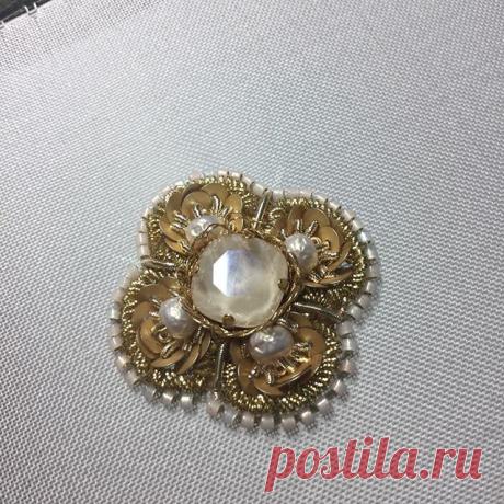 #люневильскаявышивка #вышивка #пайетки #сваровски #бисер