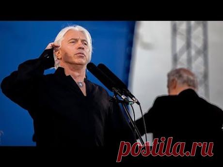Дмитрий Хворостовский: «Я должен держать руку на пульсе и быть со всеми на месте…»