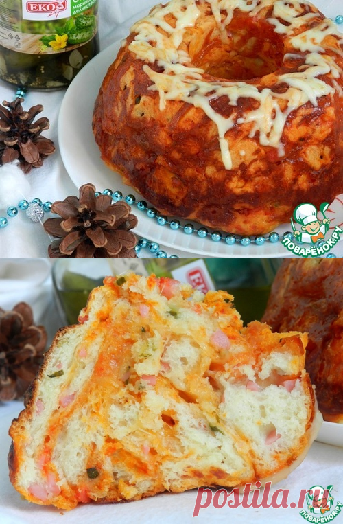 Кекс с колбасой и маринованными огурцами.
