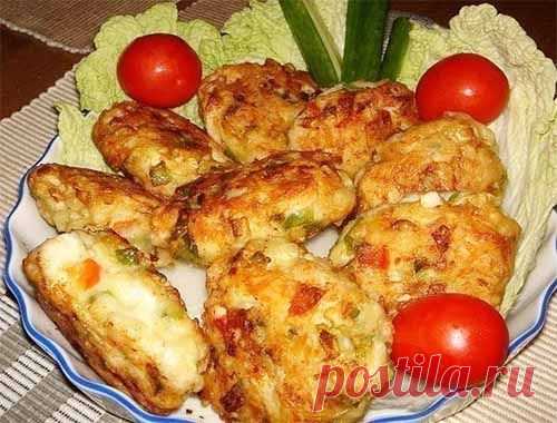 Куриные котлеты с овощами и сыром