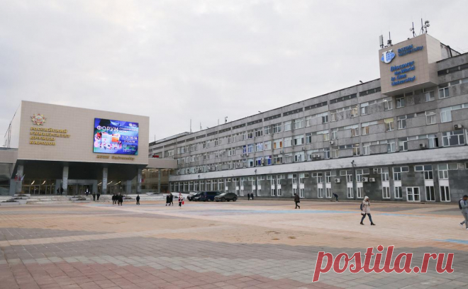 «Ъ» узнал детали дела подозреваемых в попытке подрыва РУДН. Подозреваемые в попытке подрыва общежития РУДН в Москве признали, что создавали самодельную взрывчатку, но отвергли обвинения в подготовке атаки на здание университета, назвав обсуждение этого в чате шуткой, пишет «Ъ»