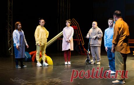 Центр "ЗИЛ" представляет премьеры в честь Всемирного дня людей с синдромом Дауна. До конца сезона 2022-2023 года планируется выпустить две премьеры, а в ноябре провести второй фестиваль инклюзивных спектаклей "ИнклюЗИЛ"