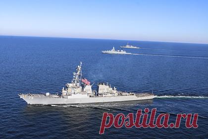 Эсминец ВМС США пришвартовался в Польше. В порт польского города Гданьск впервые зашел американский военный корабль. В воскресенье туда пришвартовался эсминец Военно-морских сил (ВМС) США Forrest Sherman. Представитель ВМС США Мэтт Заблик заявил, что данный визит демонстрирует присутствие Штатов в Балтийском море.