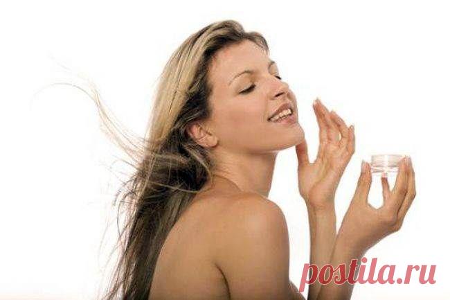 Индивидуальный крем для лица в домашних условиях | LolaModa женский онлайн журнал
Индивидуальный крем для лица в домашних условиях – это, пожалуй, второй (после гигиенических косметических средств) по распространенности применения продукт, он есть на парфюмерном столике каждой женщины и девушки. К счастью на сегодняшний день существует огромное разнообразие кремов, для различных типов кожи и с различными ...