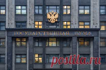 В Госдуме заявили о возможности заочного ареста украинских артистов. В Госдуме заявили о возможности заочного ареста украинских артистов в качестве ответа на соответствующие действия в отношении в российских деятелей культуры: режиссера Никиты Михалкова, а также певцов Олега Газманова и Николая Баскова. Депутат Елена Драпеко также призвала слова украинских артистов об армии РФ.