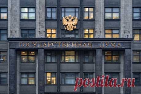 В Госдуме заявили о возможности заочного ареста украинских артистов. В Госдуме заявили о возможности заочного ареста украинских артистов в качестве ответа на соответствующие действия в отношении в российских деятелей культуры: режиссера Никиты Михалкова, а также певцов Олега Газманова и Николая Баскова. Депутат Елена Драпеко также призвала слова украинских артистов об армии РФ.