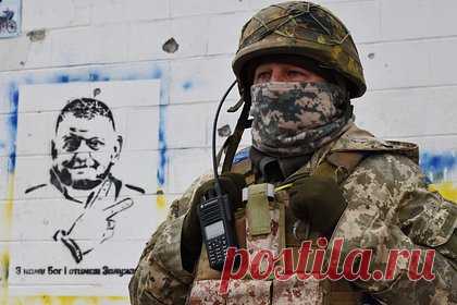 Украинские солдаты заподозрили США в желании сдать Киев. Джо Байден перед президентскими выборами в США может попытаться продать электорату поражение Украины, заявил солдат ВСУ Кирилл Сазонов в интервью каналу Politeka.