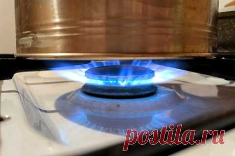 Россиян предупредили о штрафах за недопуск в квартиру газовщиков. Россиян предупредили, что штрафы за недопуск в квартиру газовщиков вырастут в пять раз. Госдума одобрила соответствующий законопроект в третьем чтении, этим могут воспользоваться злоумышленники, рассказал юрист Петр Гусятников в интервью «Прайм». Газовщик должен быть в спецформе и иметь при себе удостоверение.