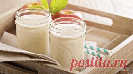 Перед сном выпиваю стакан «Ночного похитителя жира»… А утром готова расцеловать свои весы! Коктейль для похудения в домашних условиях ИНГРЕДИЕНТЫ: 1 ст. нежирного кефира 2 ст. л. отрубей (можно заменить овсянкой, перемолотой в блендере) 1 ст. л. льняной муки (можно смолоть в блендере льняные семечки) 1 ч. л. какао-порошка 6–7 шт. чернослива щепотка корицы 50 мл горячей воды ПРИГОТОВЛЕНИЕ Залей чернослив кипятком и оставь набухать в течение нескольких минут. Смешай охлажденный кефир с