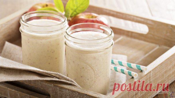 Перед сном выпиваю стакан «Ночного похитителя жира»… А утром готова расцеловать свои весы! Коктейль для похудения в домашних условиях ИНГРЕДИЕНТЫ: 1 ст. нежирного кефира 2 ст. л. отрубей (можно заменить овсянкой, перемолотой в блендере) 1 ст. л. льняной муки (можно смолоть в блендере льняные семечки) 1 ч. л. какао-порошка 6–7 шт. чернослива щепотка корицы 50 мл горячей воды ПРИГОТОВЛЕНИЕ Залей чернослив кипятком и оставь набухать в течение нескольких минут. Смешай охлажденный кефир с