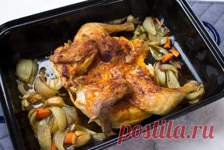 Plattes Huhn nach Johann Lafer Einfacher geht es kaum, ein Huhn auf den Tisch zu bringen und Johann Lafer hat gezeigt wie es geht: das platte Huhn.