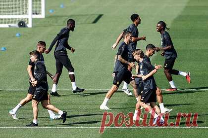 Появилась вторая жертва секс-скандала с участием молодых игроков «Реала». В расследовании с участием футболистов резервных команд мадридского «Реала» о распространении секс-видео появилась вторая жертва. Было возбуждено два дела с разными потерпевшими. Отмечается, что суд дал разрешение для изучения телефонов футболистов. Игроки пересылали видео через соцсети без согласия девушки.