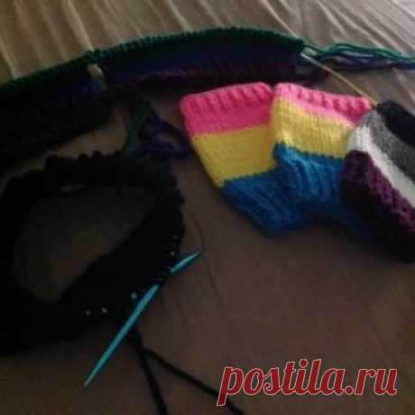 Как фотографировать вязание (для начинающих) Всем привет! Я уже давно хотела написать этот пост, т.к. уже несколько лет интересуюсь фотографированием рукоделия и провожу время на Фликре, Инстаграме, Пинтресте, и Этси. Помимо просто просмотра фотографий, я еще люблю читать на эти темы (в основном, на английском). Ниже я постаралась…