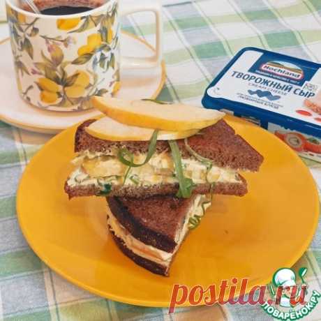 Жареный сэндвич с яблоком. Зеленый лук и яблоко? Да, вкус не передать словами, но получилось очень гармонично. И именно ржаной хлеб, поджаренный на сливочном масле.