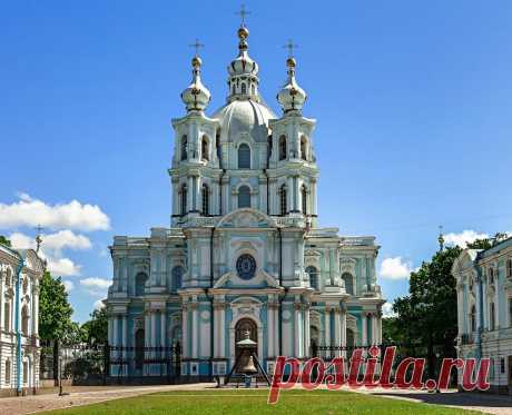 Смольный собор в Санкт-Петербурге
