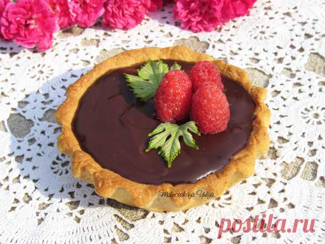 Вкуснейший песочный тарт с малиной и шоколадным кремом!
