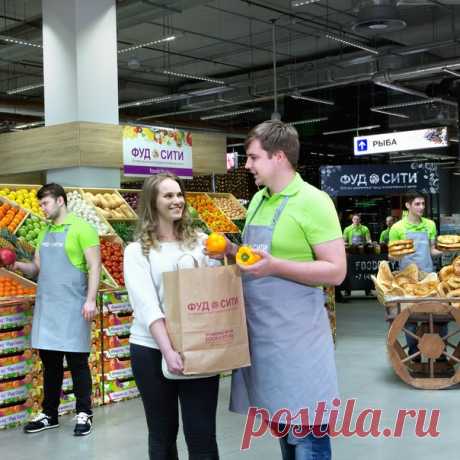 Когда в холодильнике «повесилась мышь», похода за продуктами просто не избежать. Кто-то предпочитает покупать продукты питания по мере необходимости, а для кого-то проще выделить целый день, чтобы обеспечить свой дом продовольственными товарами на неделю, а то и на месяц вперед.

#foodcity #фудсити #продукты #едадляжизни #едатопливо #опрос