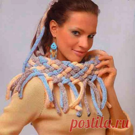 Вязаный воротник спицами