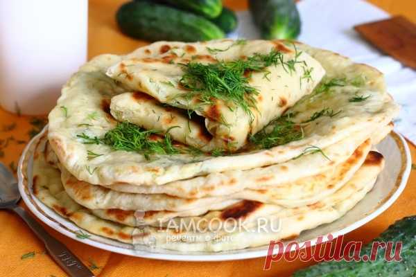 Быстрые лепёшки на кефире с начинкой на сухой сковороде уплетают за обе щеки
